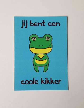 voorkant blauwe wenskaart met illustratie van een kikker met de tekst jij bent een coole kikker