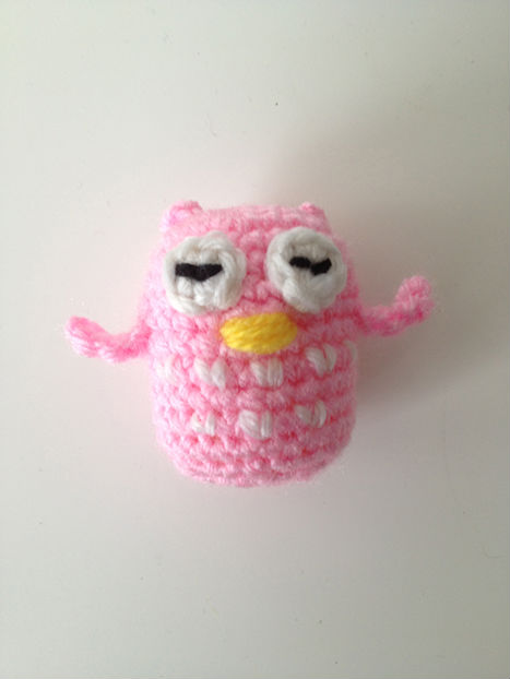 oranje gehaakt broche van een leeuw